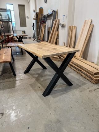 Upravena podnož na míru na malý rozměr stolu 120x80 bez příplatku . #doyem #luxusníbydlení #nabytekzmasivu