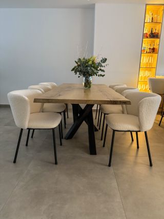 Nejprodávanější model roku 24-25 Doyemik ❤️ podnož díky které maximalizujete počet židli protože nikde nezavazí !...